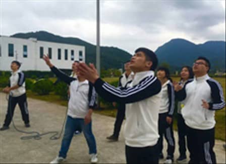 高思迪賽戶外拓展賽：勇往直前